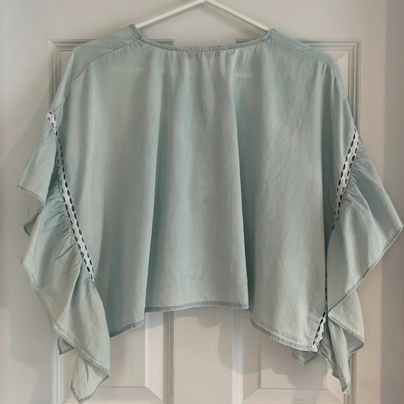 BCBGeneration Ruffle Sleeve Crop Top Light Wash Size XS - Picture 3 of 9